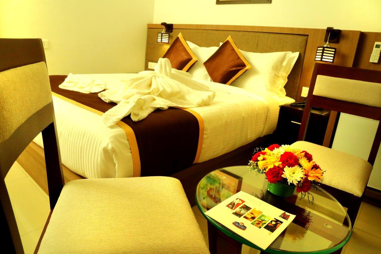 Hotel De Grand Kozhikode Buitenkant foto