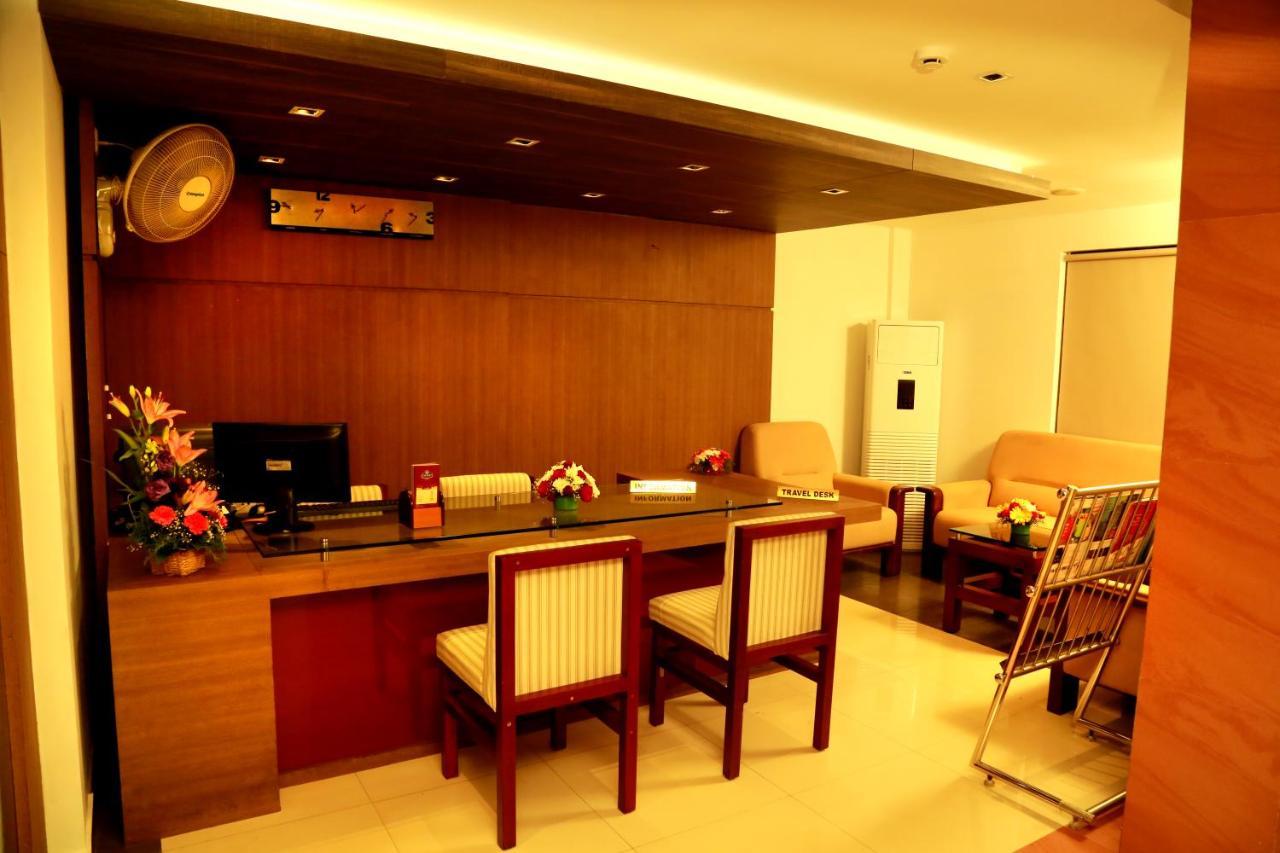 Hotel De Grand Kozhikode Buitenkant foto