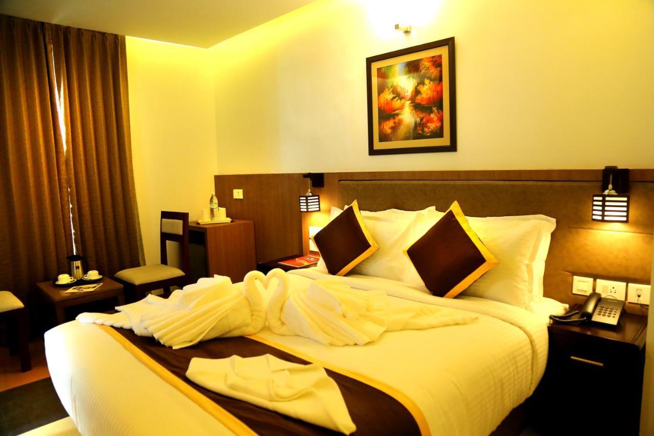 Hotel De Grand Kozhikode Buitenkant foto