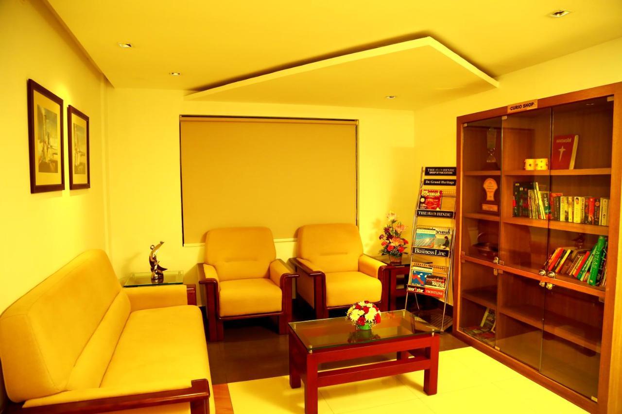 Hotel De Grand Kozhikode Buitenkant foto