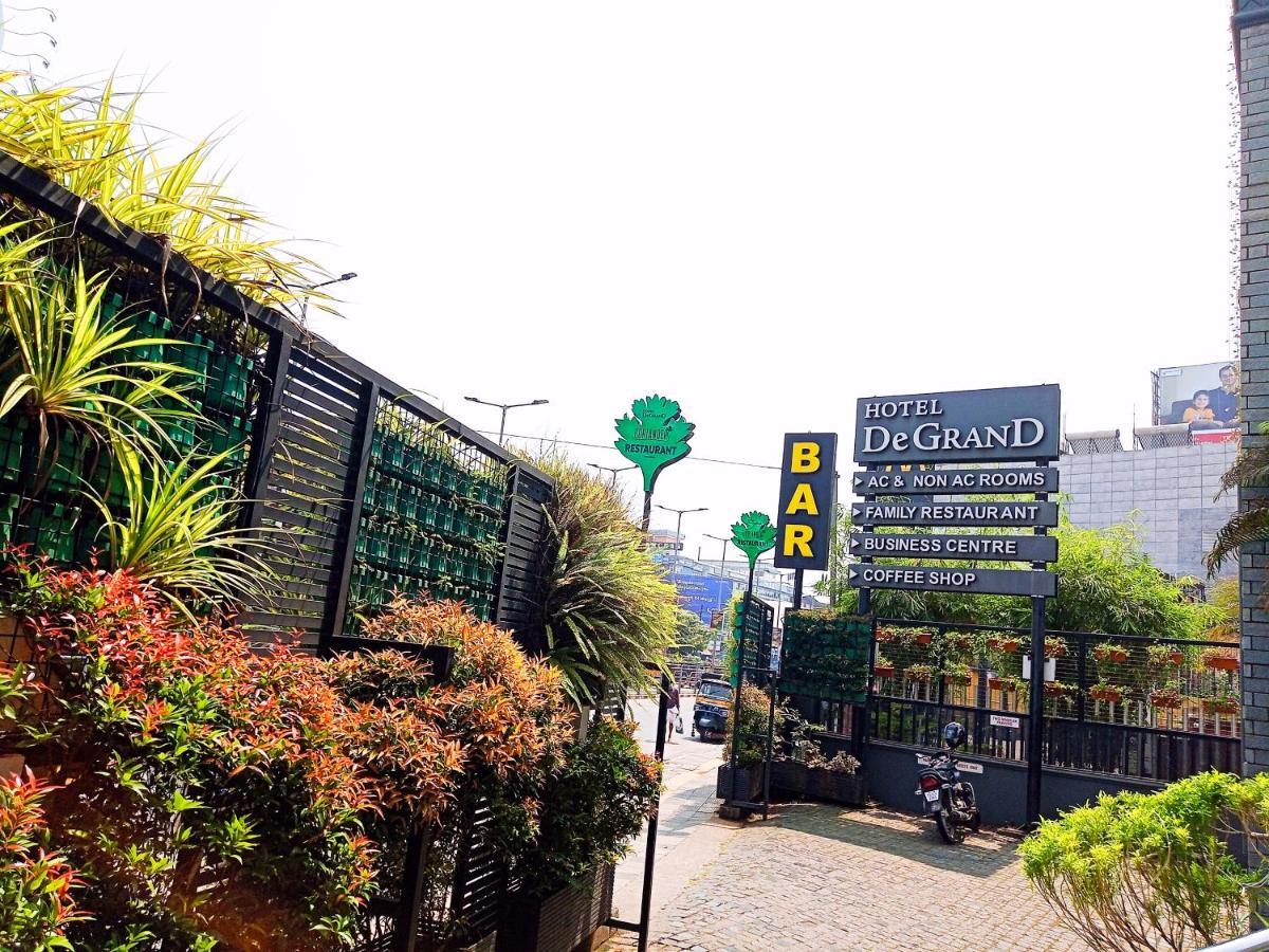 Hotel De Grand Kozhikode Buitenkant foto
