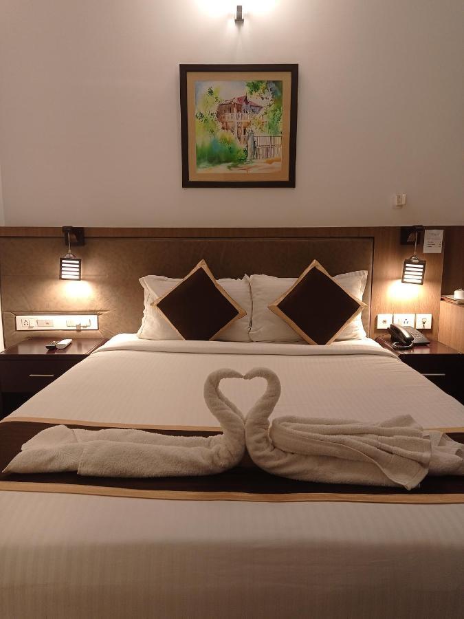 Hotel De Grand Kozhikode Buitenkant foto