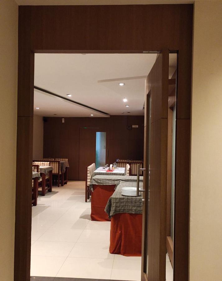 Hotel De Grand Kozhikode Buitenkant foto
