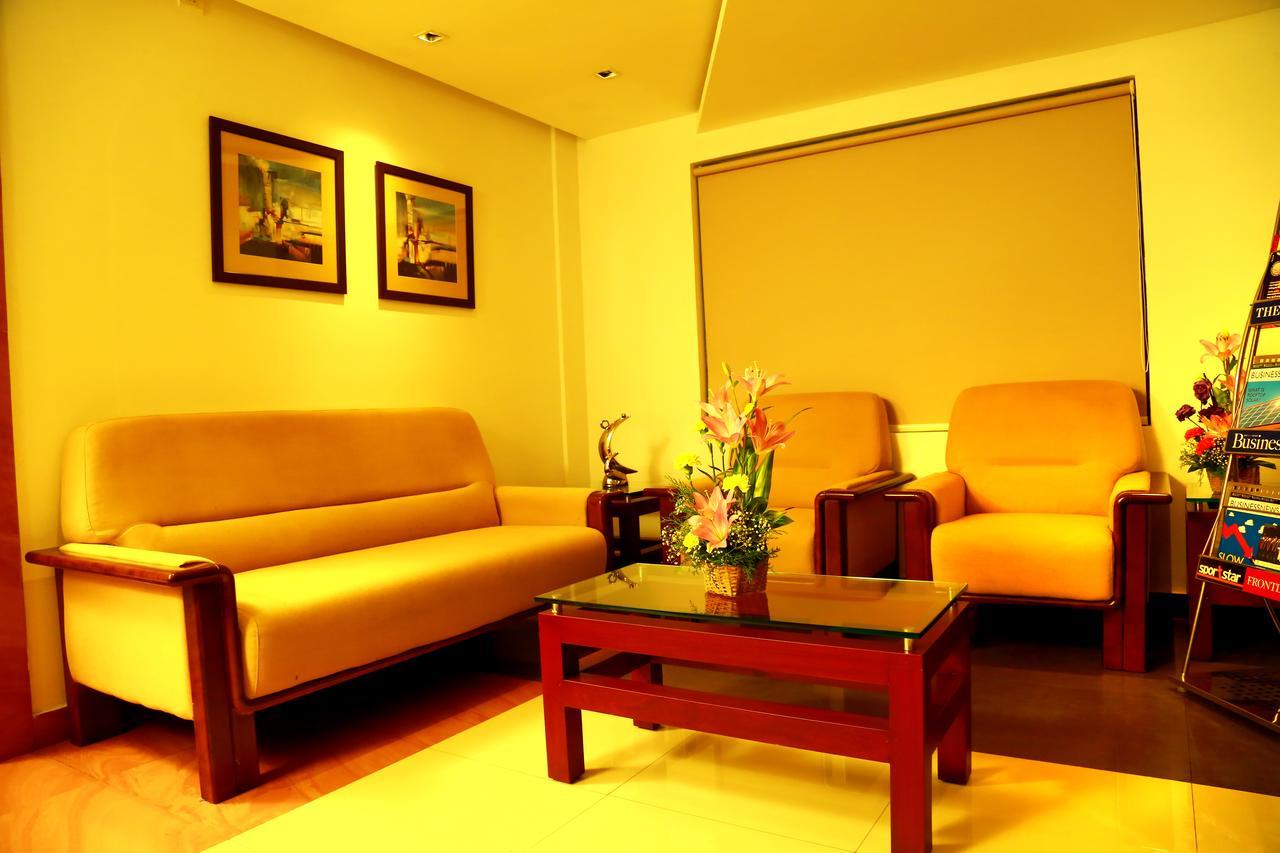 Hotel De Grand Kozhikode Buitenkant foto